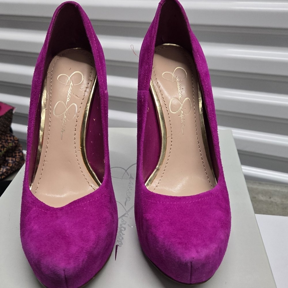 Jessica Simpson Fuchsia Suede Pumps